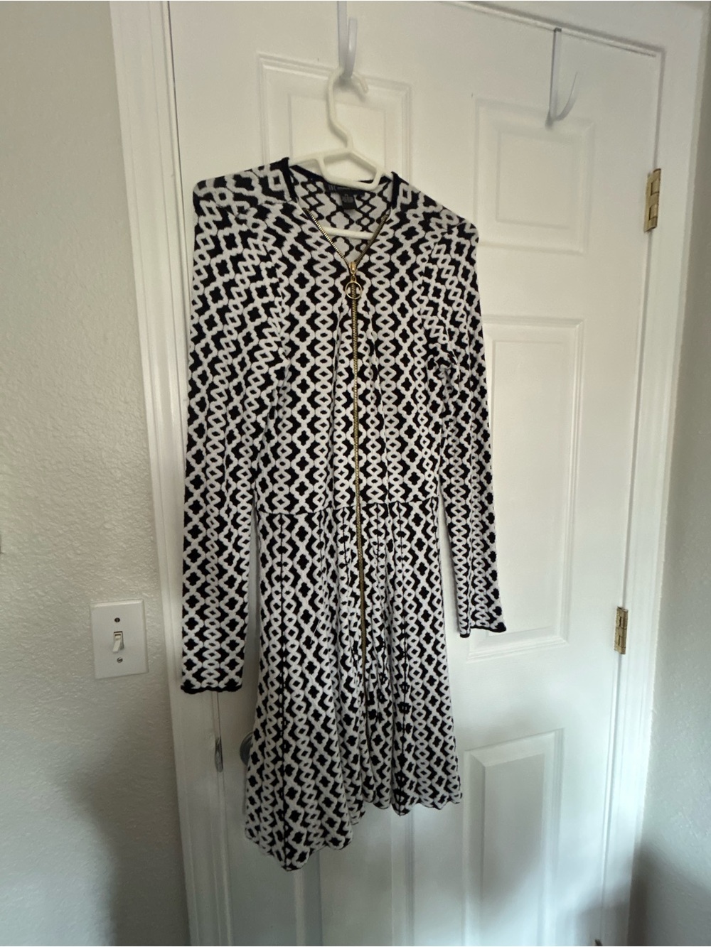 INC International Concepts Black and White Geometric Long-Sleeve Dress